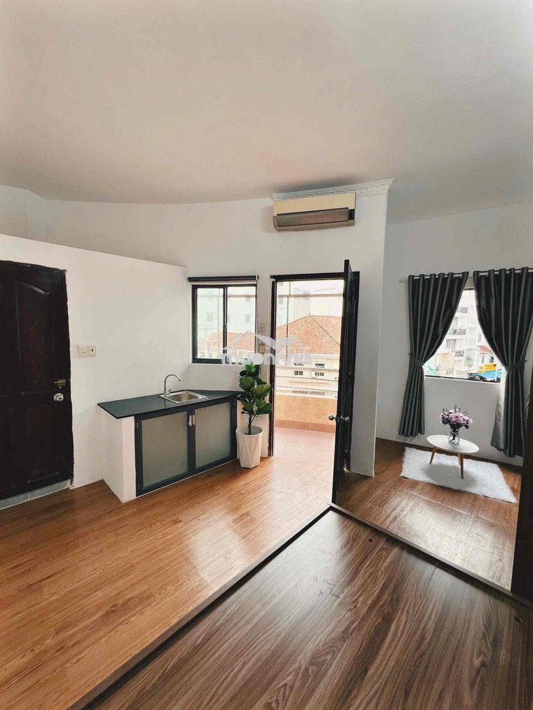 Studio ban công full nội thất – gần đại học y dược - 2