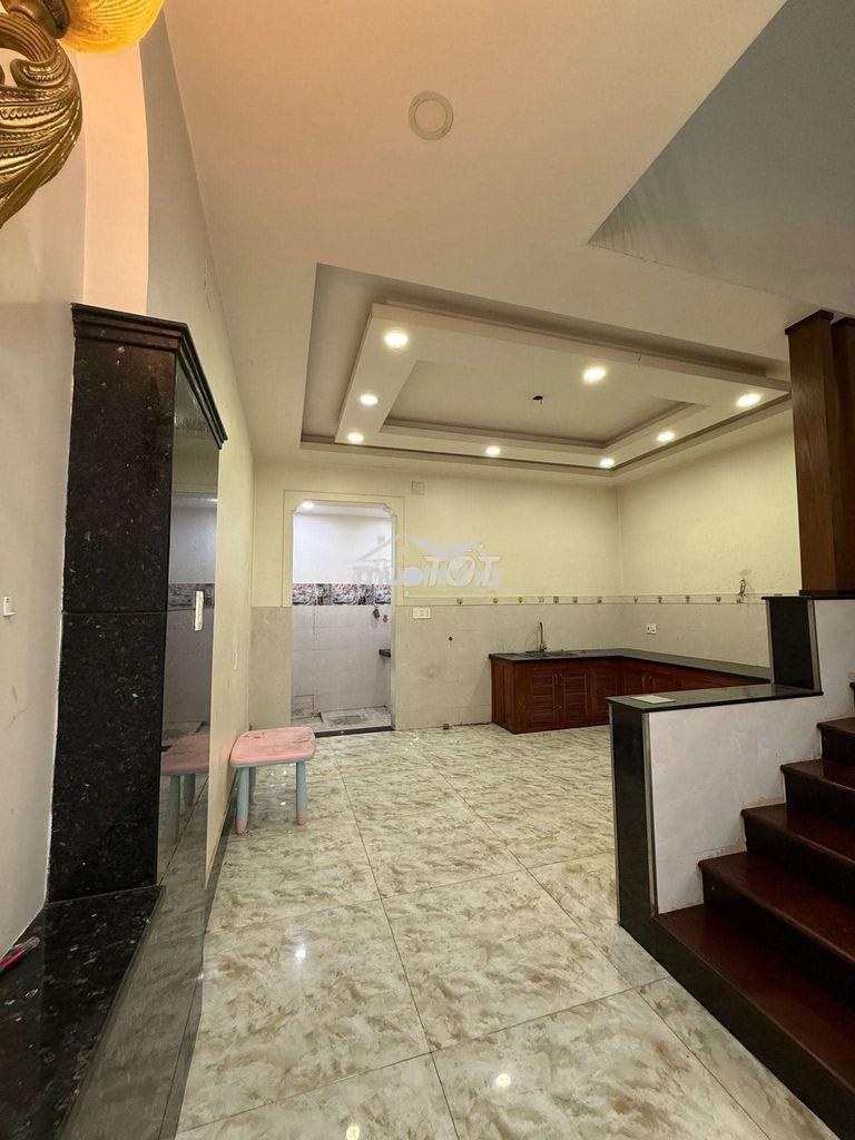 Cho thuê nhà 1/ lê thị hà dt 5x20 -1 lầu -2pn -2wc đường xe tải - 2