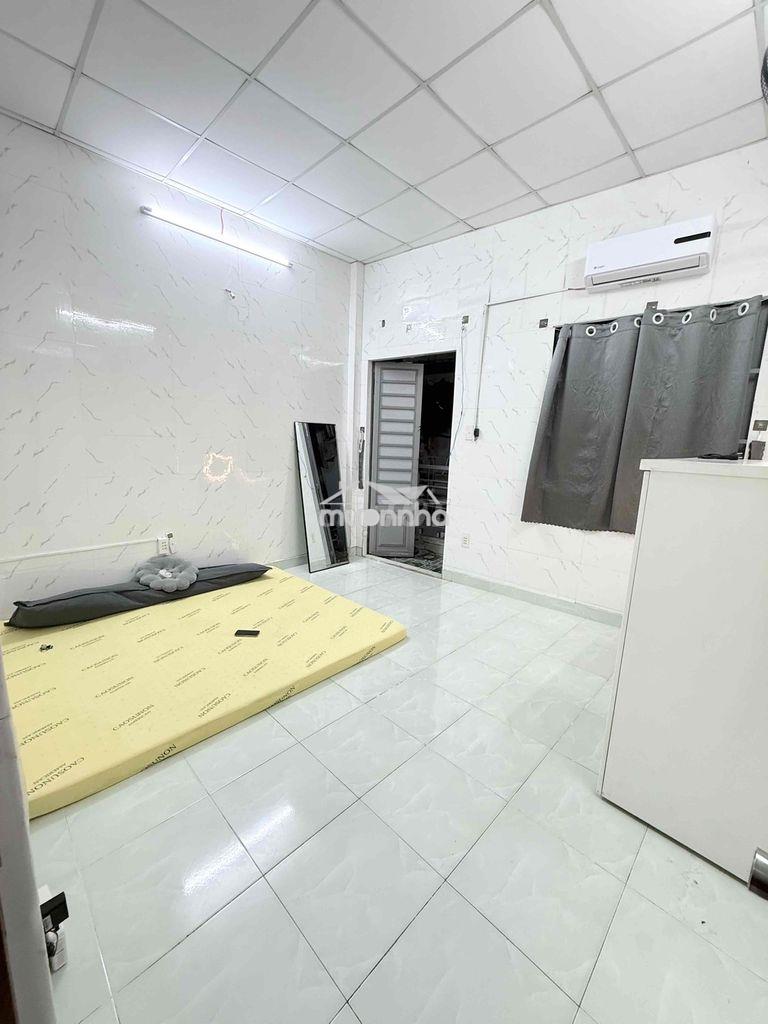 Cho thuê phòng có ban công thoáng tại ni sư huỳnh liên giá 3tr5