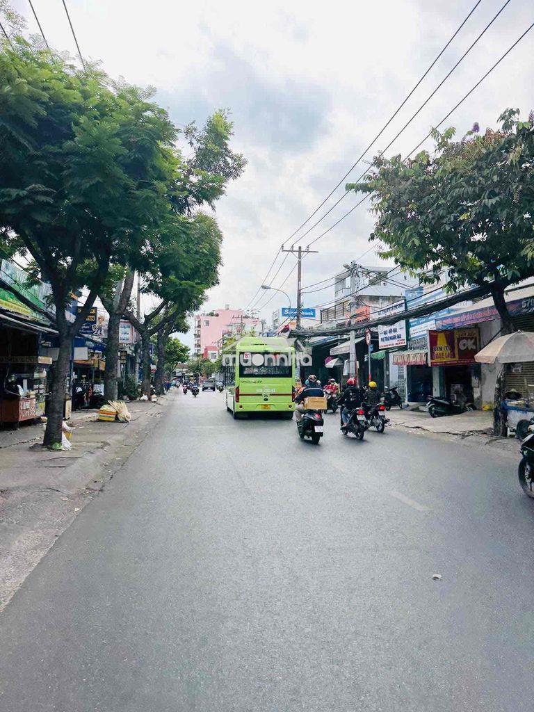 Bán nhà trung tâm tân phú kế bên đại học công thương 2 tầng 4 đ nhinh