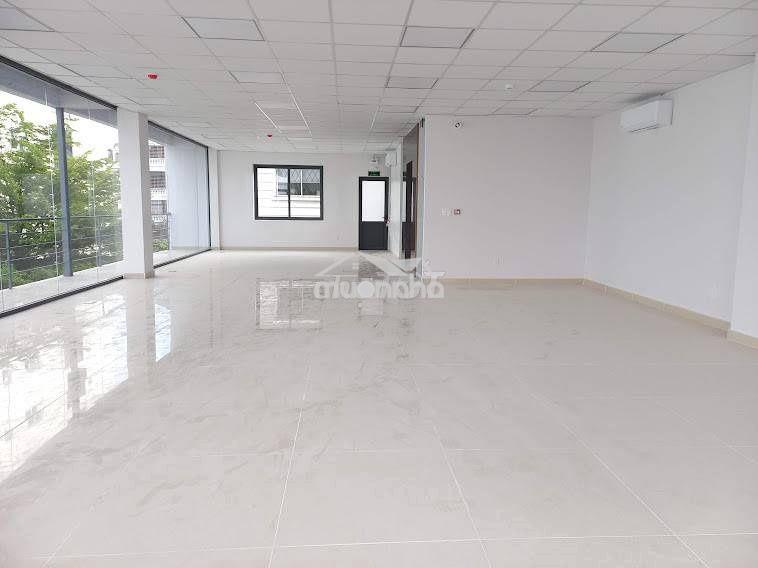 🏢 Tòa nhà văn phòng – hầm + 5 tầng nổi ~700m2 sàn trục trần não q2 - 2