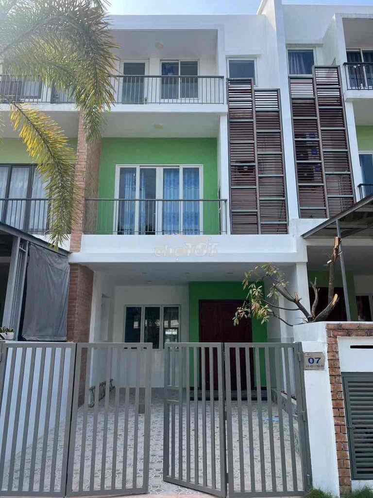 Nhà phố liền kề suncasa 1 , gần thành phố mới bình dương 1 trệt 2 lầu