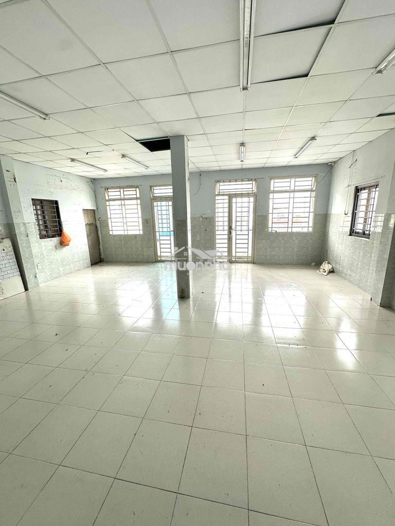 Nhà [ 8x 12] 2 lầu thông suốt 3tolet ,khu kênh nước đen,bình tân