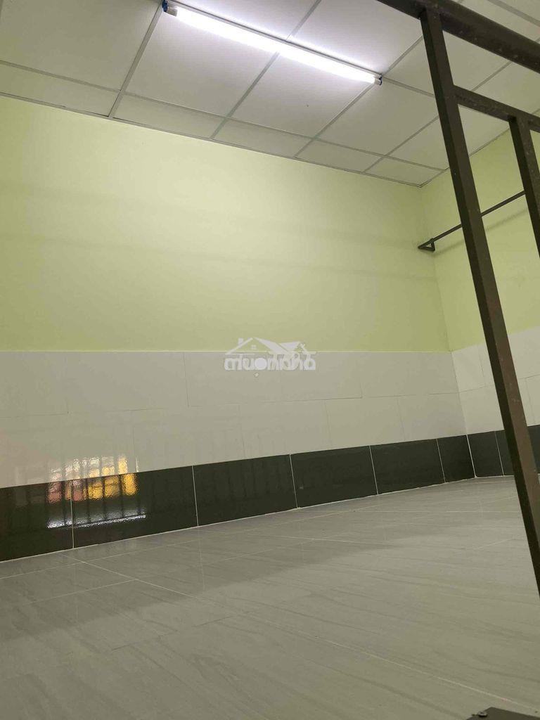 Phòng ngay ngã tư thủ đức , kế trường sư phạm kỹ thuật - 2