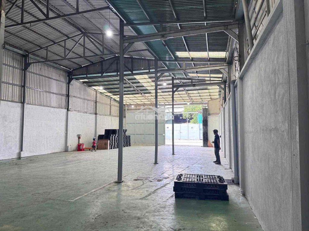 Cho thuê kho xưởng 365m2 .đường lê thị riêng,phường thới an.q12 - 2