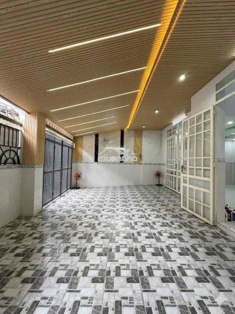 Nhà tỉnh lộ 10 ngay tên lửa - ngang lớn 7,2m - giá 5,3 tỷ - Ảnh 2