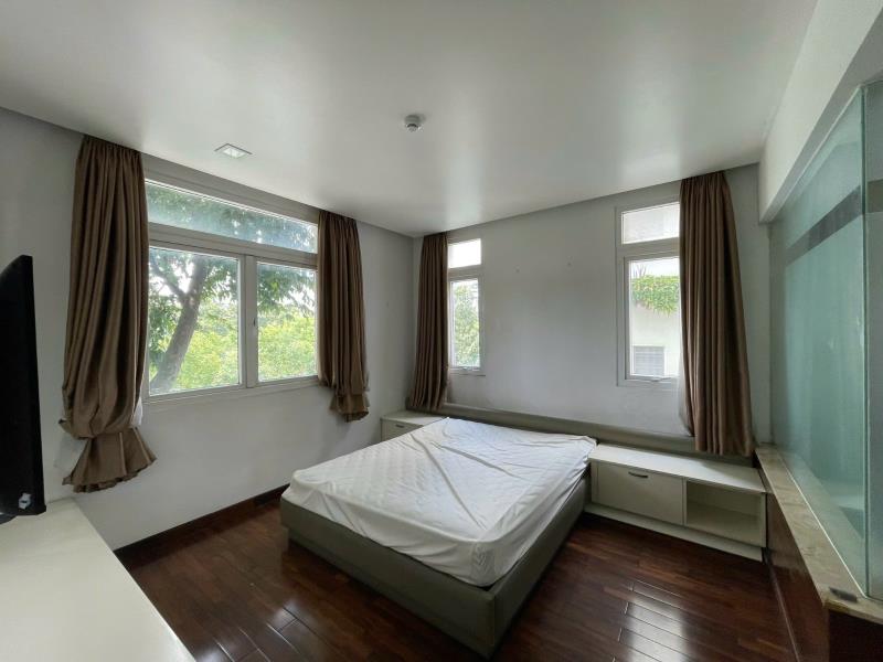 Cho thuê căn hộ 2pn rộng 70m2 ngay bờ kè trường sa - vòng xoay dân chủ - công viên lê thị riêng - 4