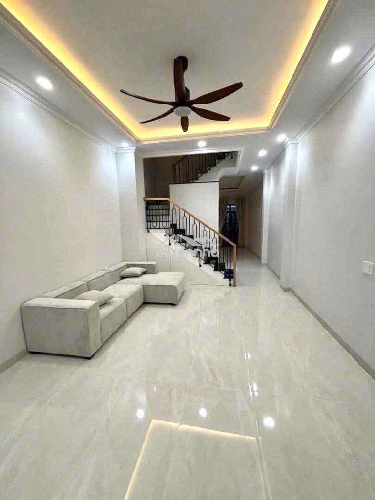 Nhà 3 tầng,sân thượng,4pn,5wc,đối diện cổng vạn phúc hbphuoc  - Ảnh 2