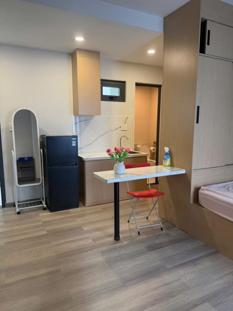 Cho thuê căn hộ ban công 40m2 siu rộng ngay sát q1 giá ưu đãi an ninh cao - 2