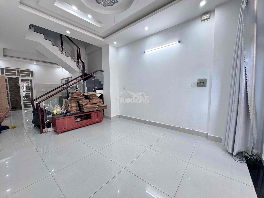 Cho thuê nhà 4 tầng - đường xe tải thông - sân để ô tô - giá 13tr - 2