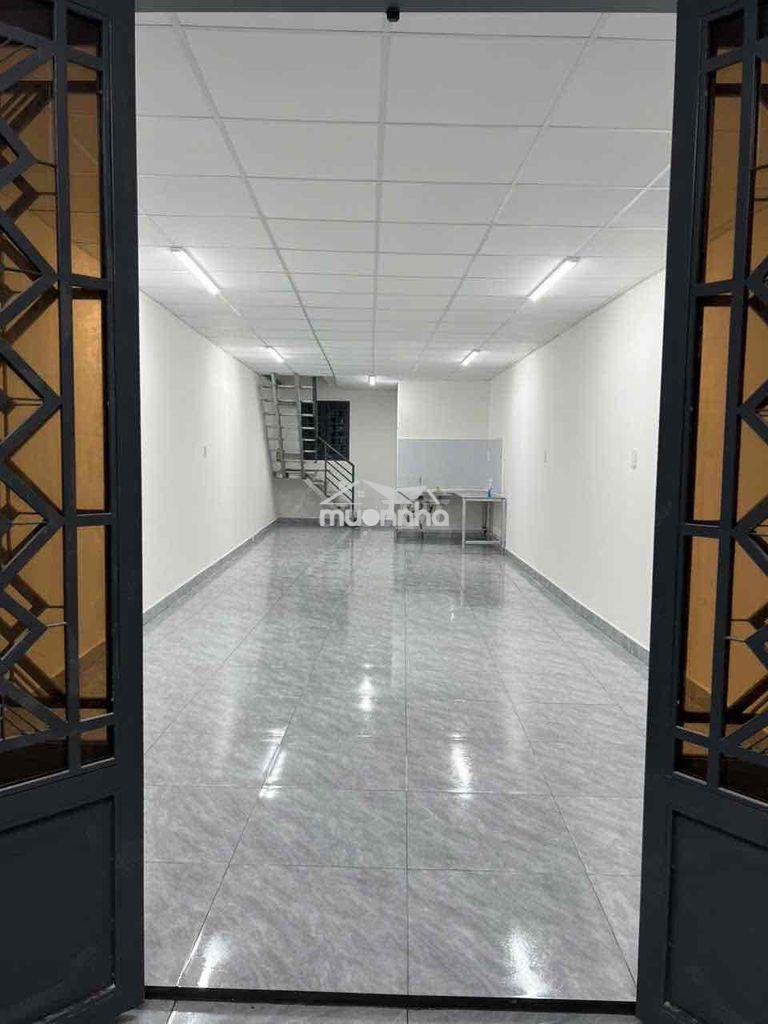 Nhà mới mặt tiền rộng có thể kinh doanh đủ các loại dich vụ