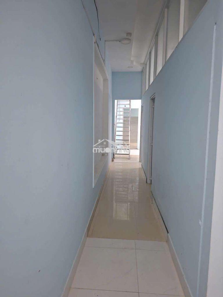 Cho thuê nhà xã bình hưng hẻm xe hơi 90m2