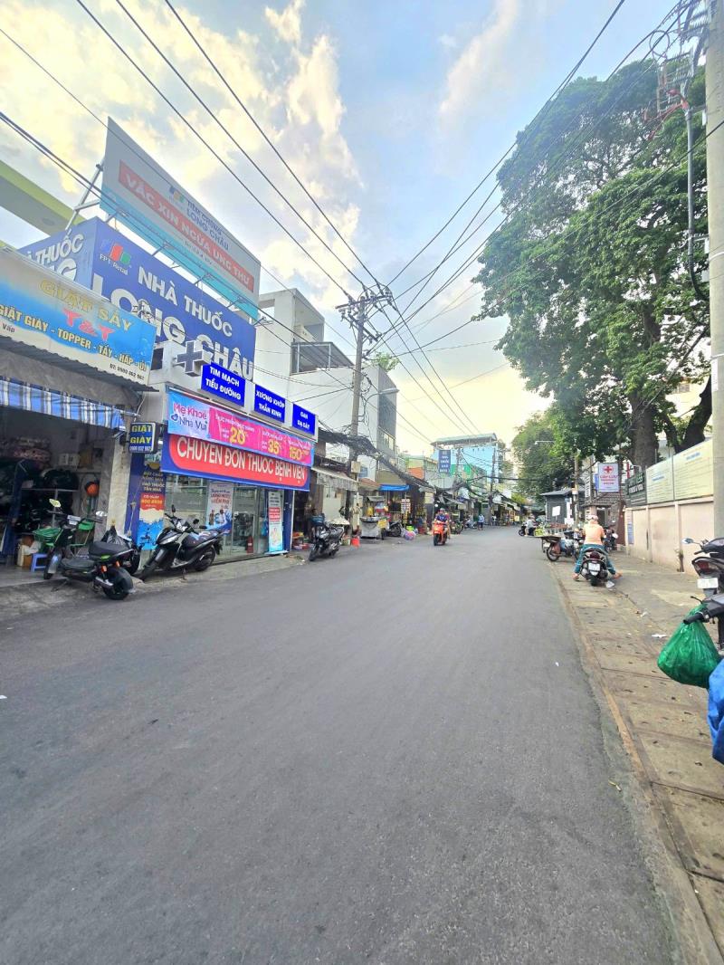 Nhà 4,5 x 33 mặt tiền thống nhất, ngay bv hồng đức, giá thương lượng - Ảnh 2