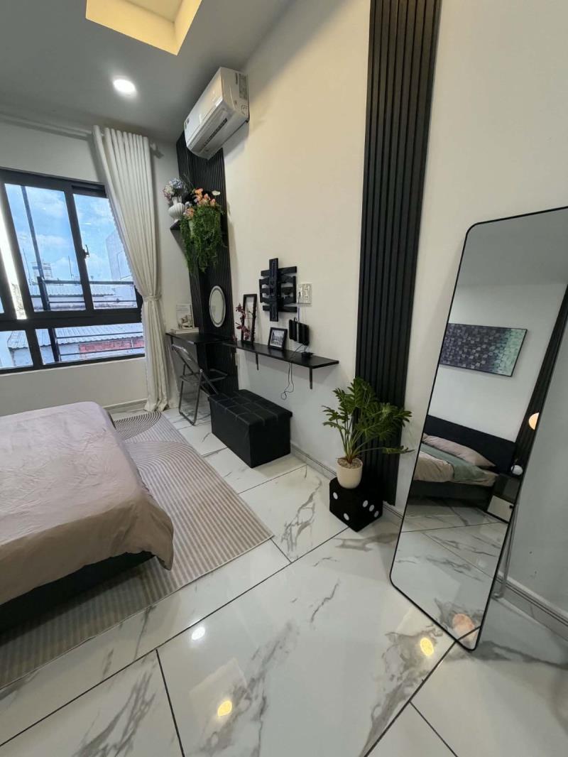 Cho thuê căn hộ studio 1pn tách bếp phòng trống sẵn đặt tại chu văn an cửa sổ thoáng, full nội thất có tủ lạnh, tv gần hutech, ngoại thương, uef,.. tiện lợi di chuyển qua quận 1, thủ đức - Ảnh 3