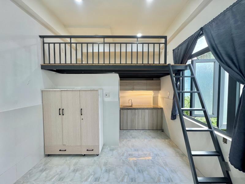 Phòng rộng cửa sổ trời ngay dương quảng hàm - Ảnh 3