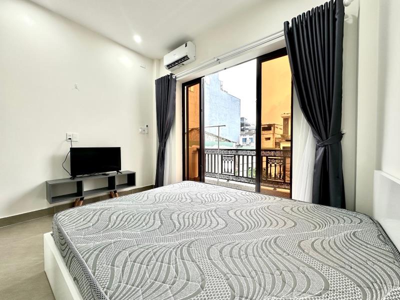 Cho thuê căn hộ có ban công full nội thất đường bùi đình túy, bình thạnh - gần hutech, ngoại thương, văn lang thuận tiện di chuyển quận 1