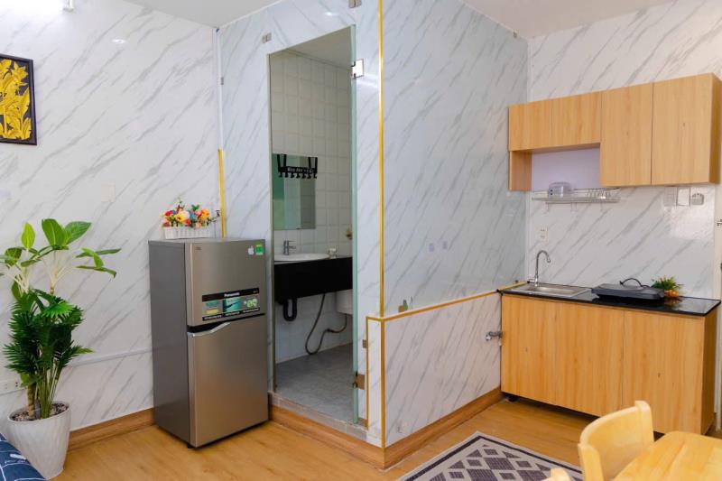 Cho thuê phòng trọ sinh viên quận 1 – full nội thất, cửa sổ lớn, bếp và wc riêng - Ảnh 2