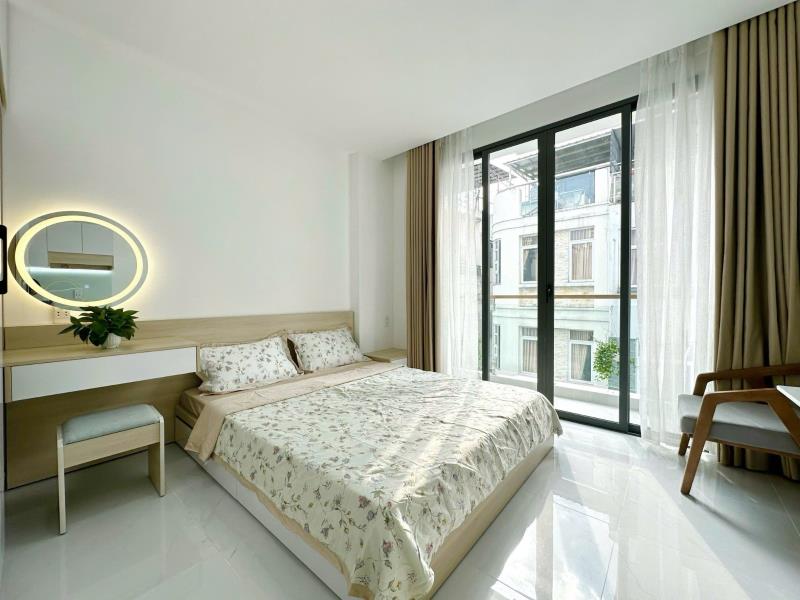 Cho thuê phòng ban công - full nội thất - ngay dương quảng hàm - Ảnh 3