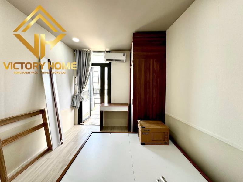 Căn hộ ban công lớn thoáng, máy giặt riêng, phòng khách rộng full nội thất ở phó đức chính gần chợ bà chiểu uef hutech hiu - Ảnh 2