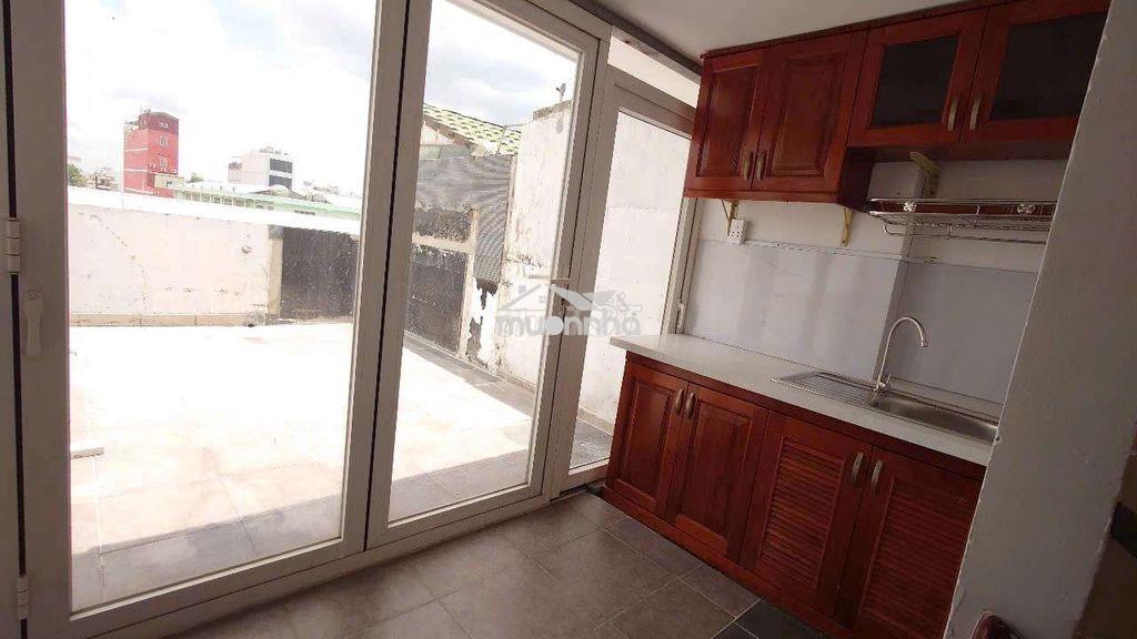 Ban công ,tách bếp ,máy giặt riêng - 4