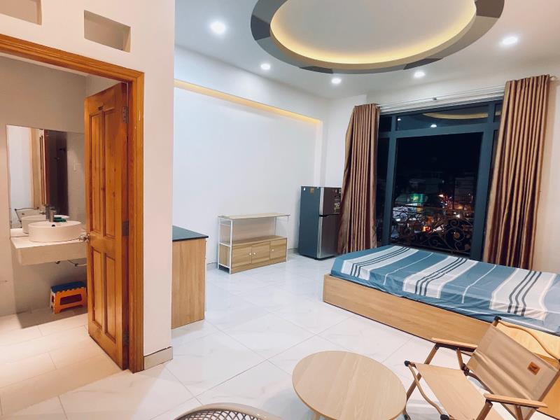 Cho thuê căn hộ ban công thang máy full nội thất ngay trần bình trọng gần khu ẩm thực phan xích long giáp quận 1,3 khu an ninh mặt tiền đường - Ảnh 3