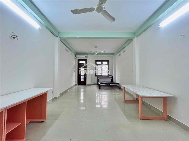 Cho thuê phòng - nguyên tầng bancol - rộng 40m2 - ba tháng hai
