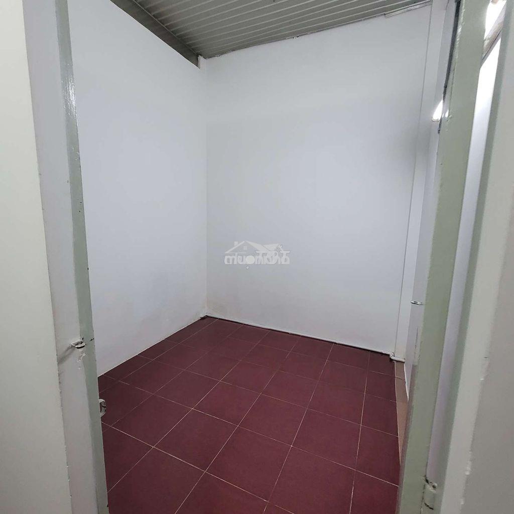 **Cho thuê nhà cấp 4 đường số 45 p14, 2pn, mới sơn, chỉ 8tr**
 - Ảnh 2