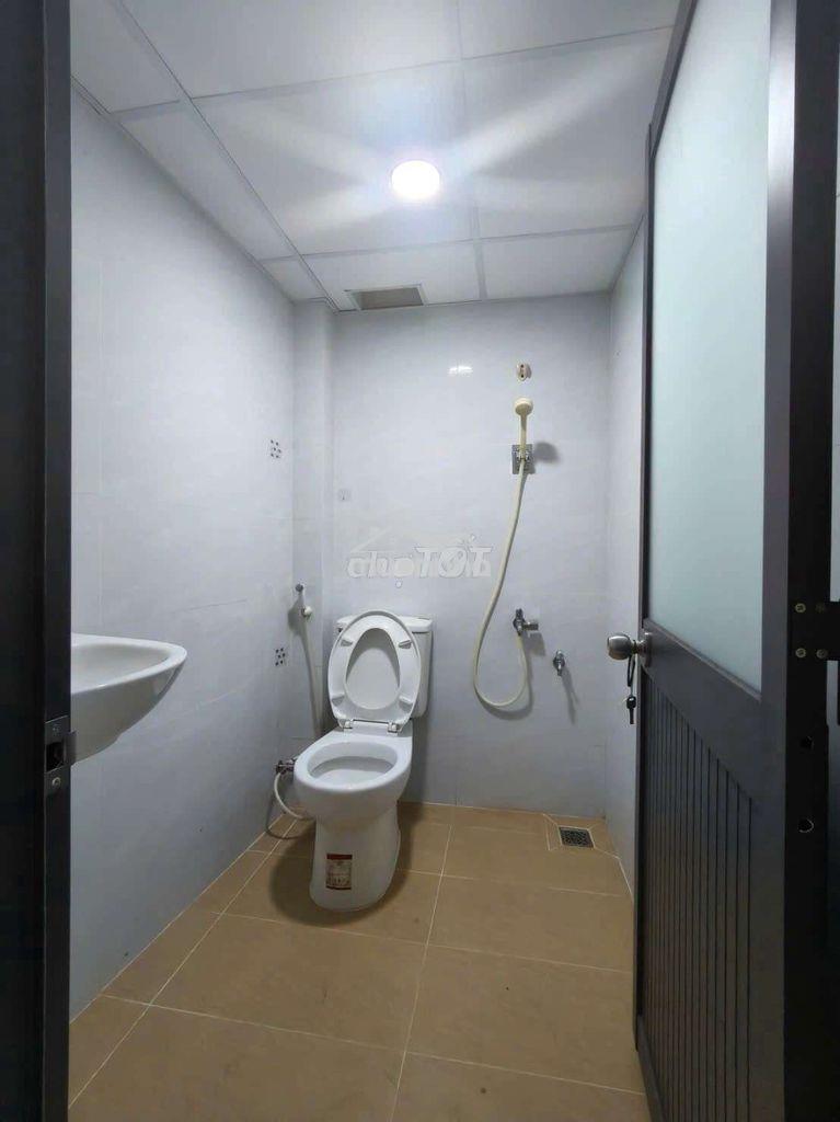Nhà 2 phòng ngay đầm sen - 4
