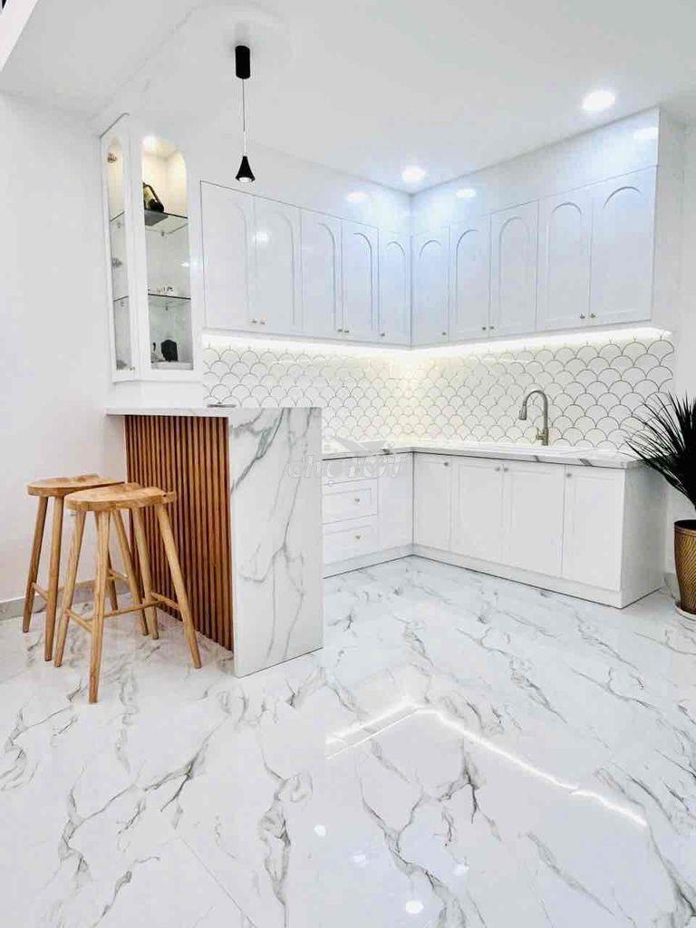 Sổ hồng chính chủ, giấy tờ hoàn công đầy đủ, nhà đẹp dọn vào ở ngay - Ảnh 4