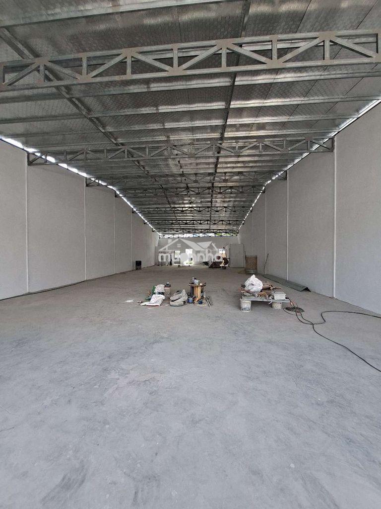 Cho thuê kho ngã tư ga 370m2 35tr - 2
