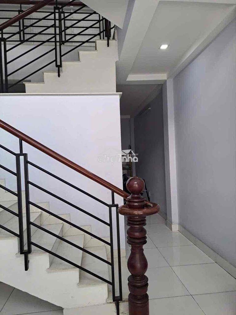Nhà 1 trệt 1 lửng 3 lầu 5pn mặt tiền đường số gần chợ tân mỹ - 2