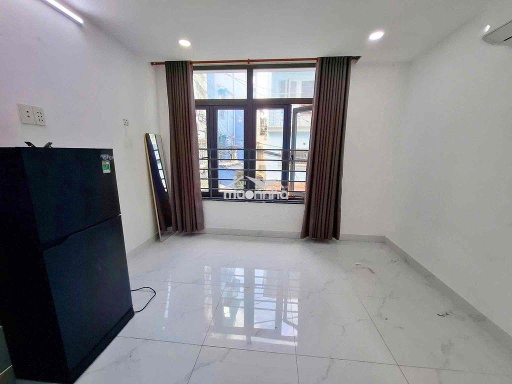 Phòng có nội thất cửa sổ trời nguyễn kiệm - Ảnh 4