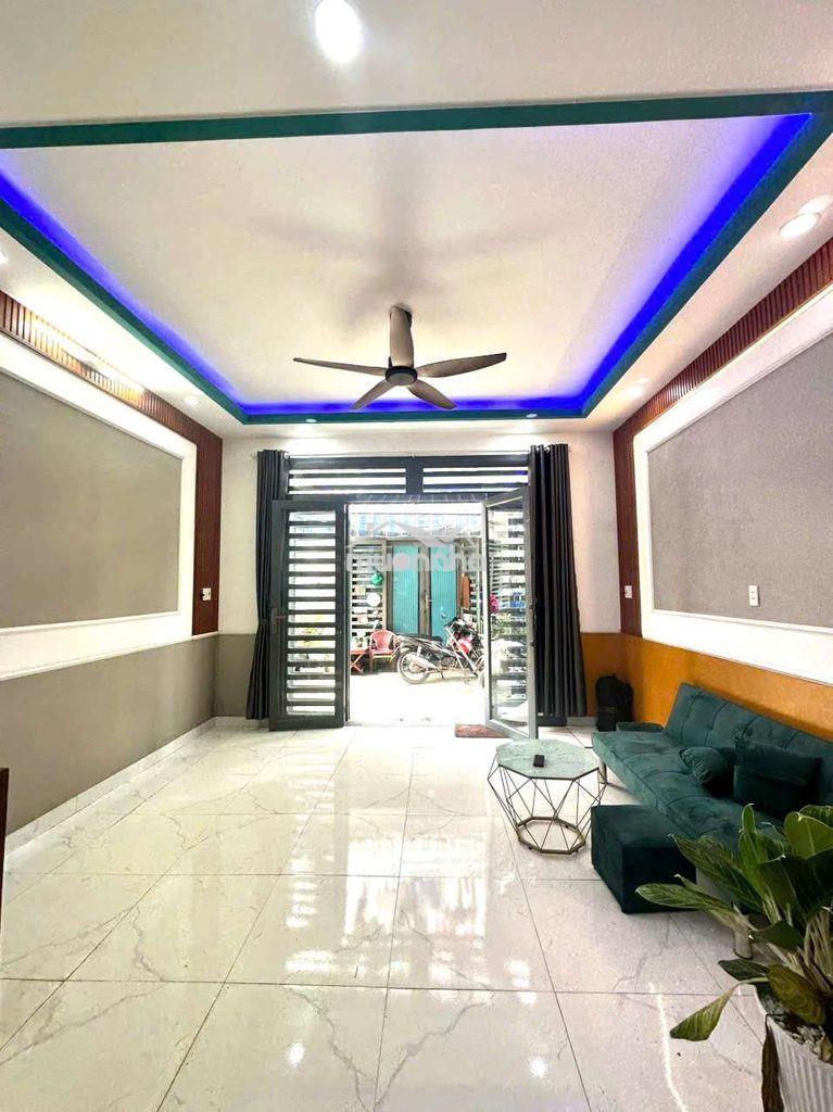 Nhà ngộp giáp hóc môn - Ảnh 4