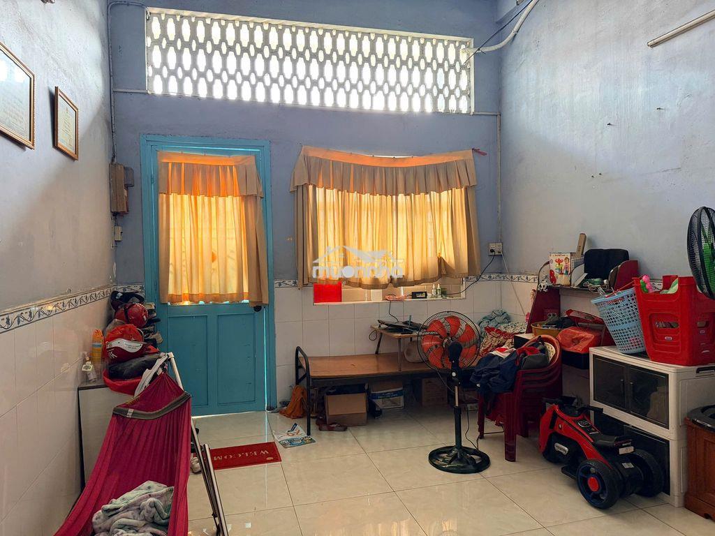 Bán chung cư 819 nguyễn traĩ 83m2 sổ đỏ chỉ 2.4 tỷ - Ảnh 3