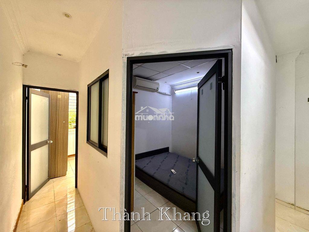 Cho thuê căn hộ 2pn cửa sổ full nt rộng 50m2 ngay nhà hát hoà bình - Ảnh 2