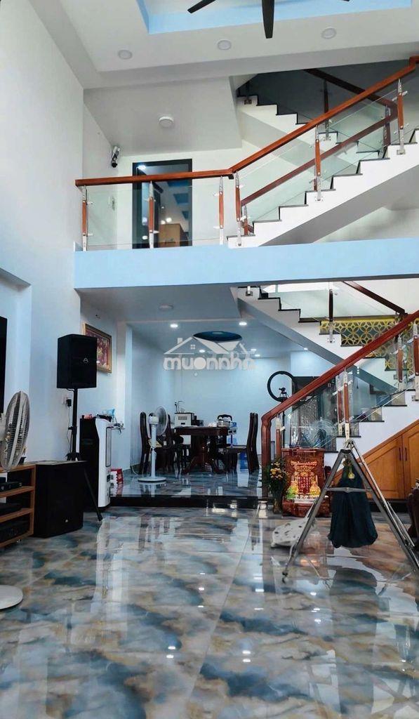 Hiếm nhà 4 tầng 93m2 đường số 7 linh trung hẻm 2 ô tô 10.3 tỷ
- 3