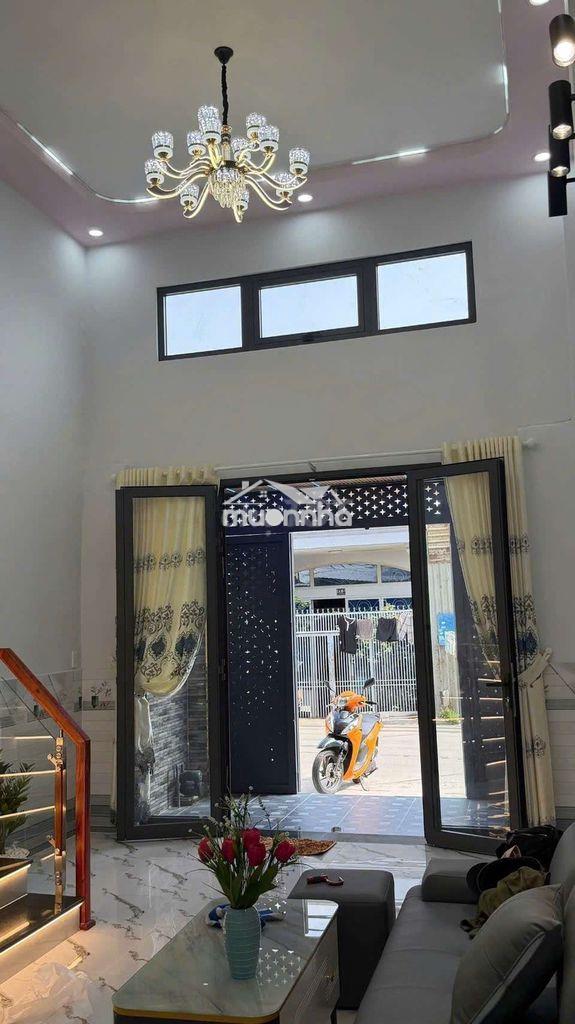 Nhà siêu đẹp hẽm xe tải phạm hùng bình hưng