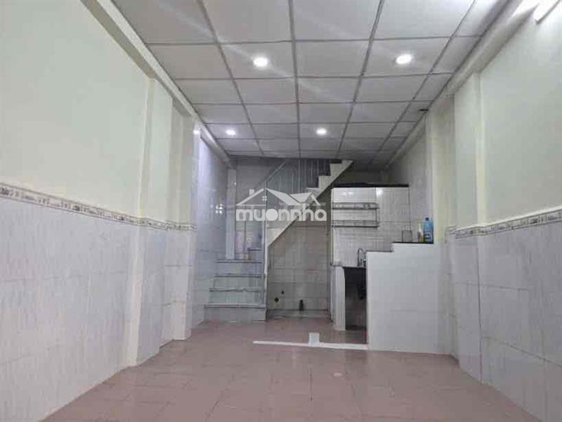 Nhà 2 phòng ngủ 3x8 cách mạng tháng 8. hẻm rộng