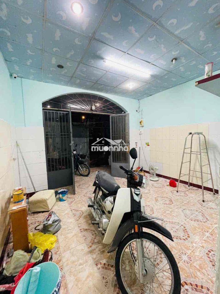 Nhà cấp 4 có lững dt sử dụng 100m2 đường xe tải ngay kế xa lộ hà nội - Ảnh 4