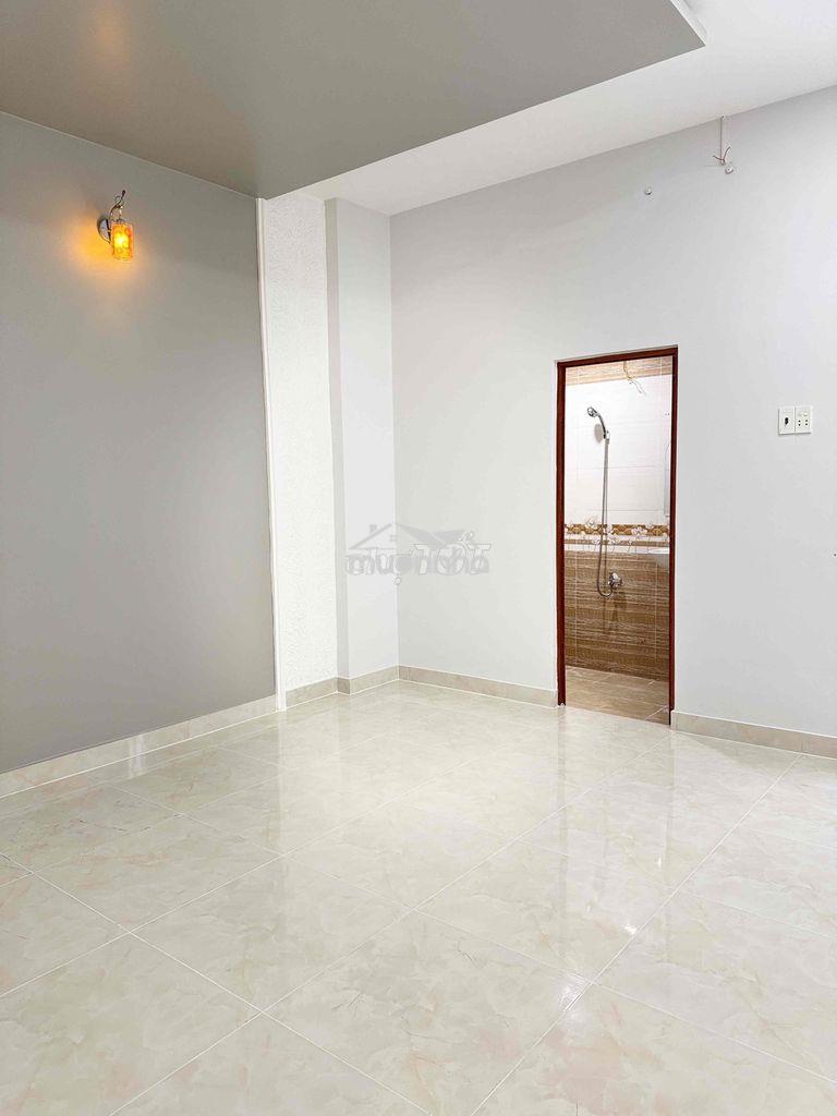Nhà kiên cố cần bán gấp - Ảnh 4