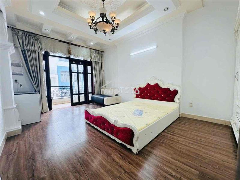 Căn hộ dịch vụ studio ban công gần sân bay tân sơn nhất