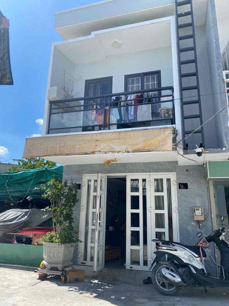 Nhà bán gấp 1tỷ550 còn thương lượng gần chợ nhơn đức
