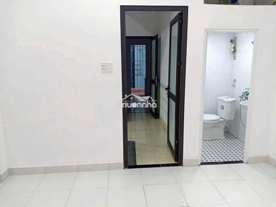 6 tầng ,ô chờ thang máy , 100m ra ô tô tránh-khu vực hội tụ sinh viên - Ảnh 2