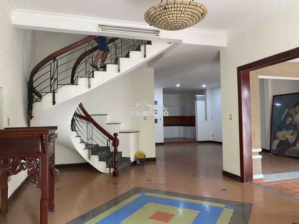 Bán biệt thự hẻm ô tô lạc long quân - Ảnh 4