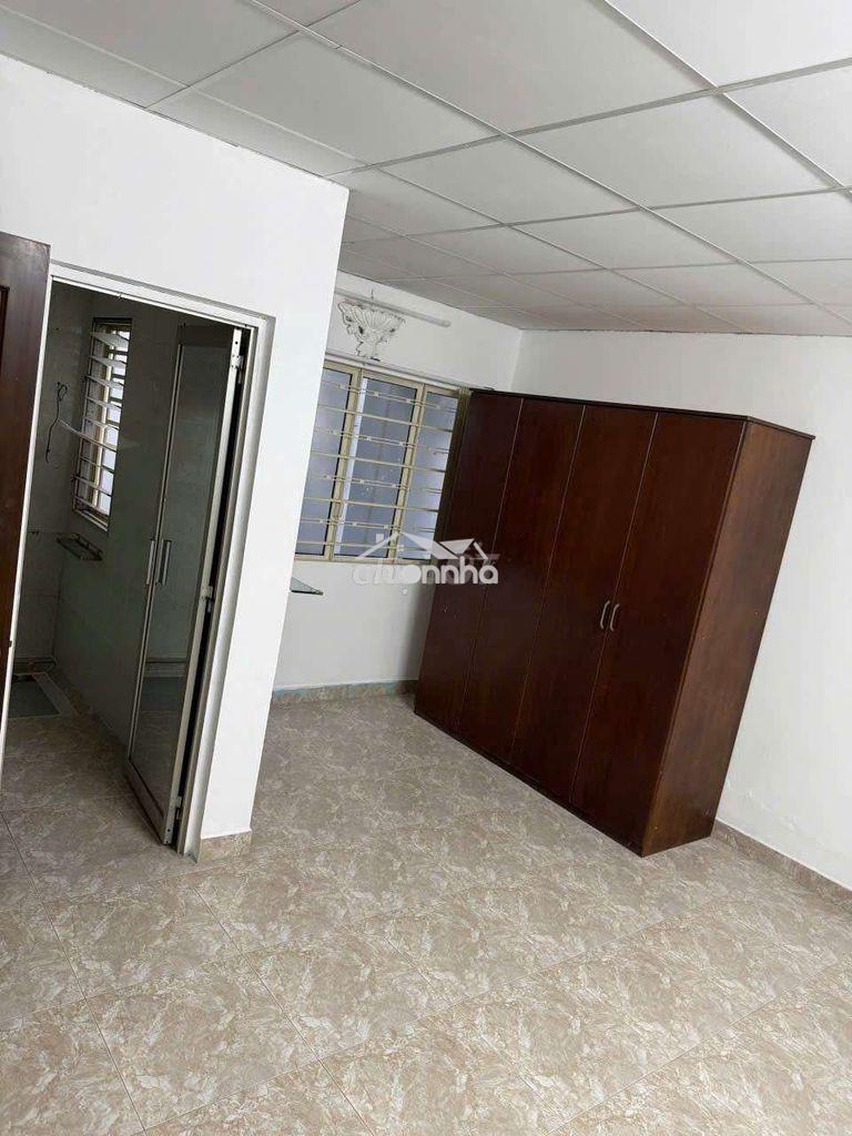 Nhà 4pn, 3wc. sd 96m2 gần bxmđ cũ. bình thạnh