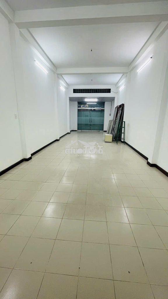 Cho thuê nhà mặt tiền 584 đường 3 tháng 2, 4x16m, 3 tầng, giá 45 triệu - 4