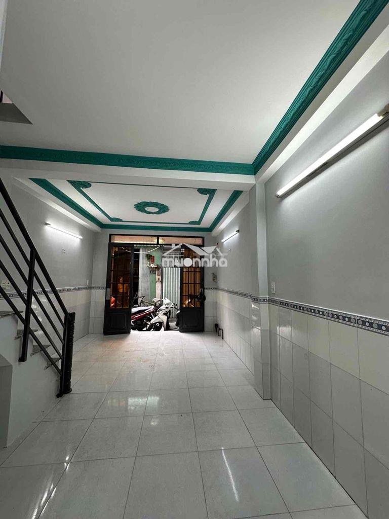 Nhà  bán q8 đông hồ cách mặt tiền vài bước chân, có thể cho thuê,