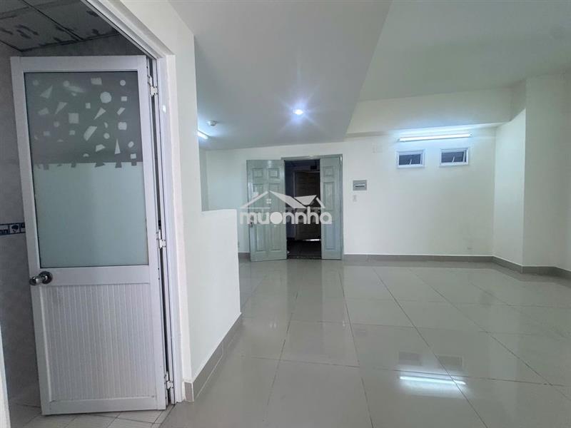 Cc 1050 phan chu trinh.căn hộ penthouse 61,5m2. 2 pn.view công viên
