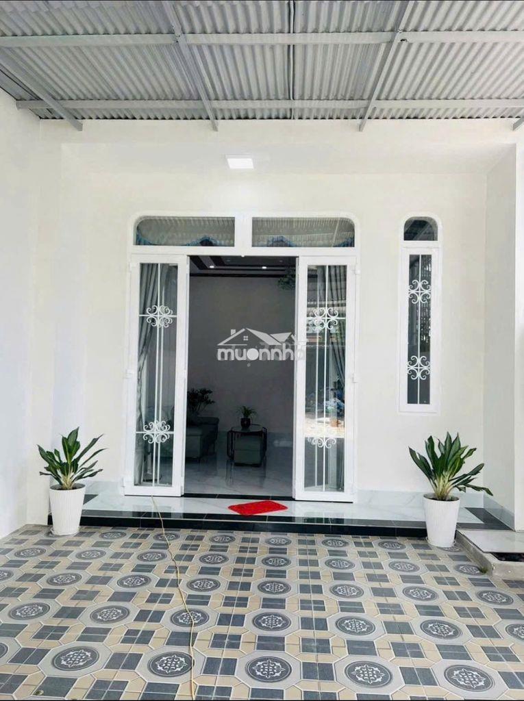 Bán căn nhà cấp 4 ở gần chợ việt kiều * dt: 108,8m2 shr giá chốt 860tr - Ảnh 2