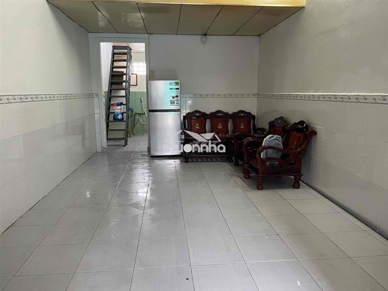Cho thuê nhà cấp 4 gần hồ bơi , trường võ trường toản khu dân cư